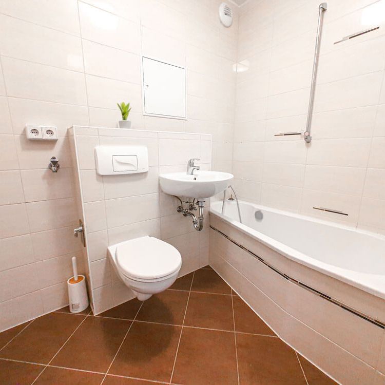 Albert-Funk-Straße 88 - Photo 1