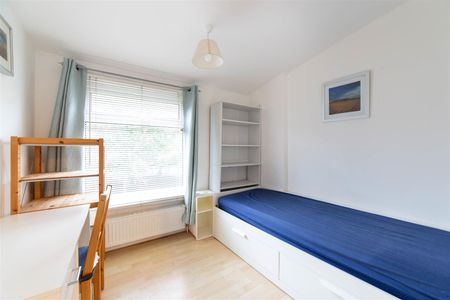 3 bed semi-detached house to rent in Henry Square, Newcastle Upon Tyne, NE2 - Photo 4