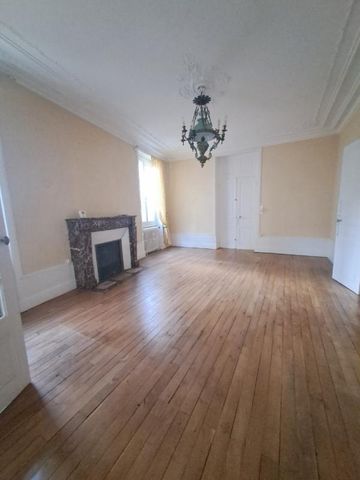 BEL APPARTEMENT TYPE HAUSSMANIEN COEUR DE VILLE - Photo 5