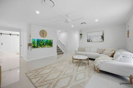 Luxury Family Home with Pool & Dual-Living Potential - Photo 4