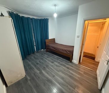 2 Bed Terraced House, Cecil Road, HA3 - Photo 2