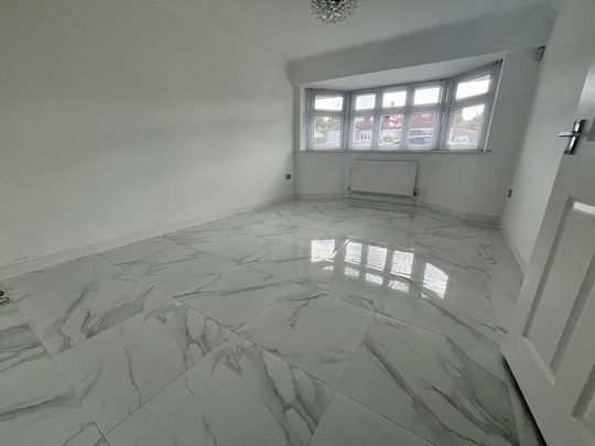 5 bedroom detached house to rent - Photo 1