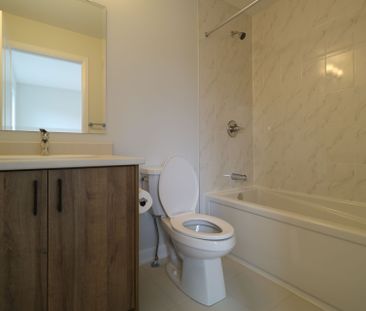 For Lease - 911 Creekway Private, Kanata, Ontario - Photo 2