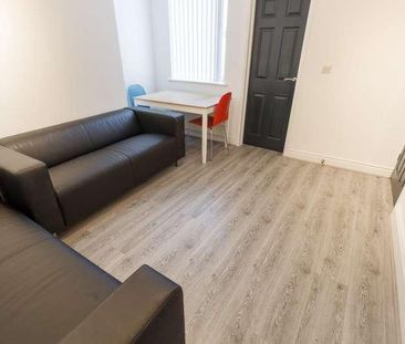 Romer Road, L6 - Photo 1