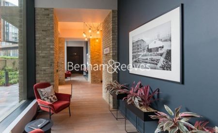 1 Bedroom flat to rent in Emery Wharf, Wapping, E1W - Photo 2