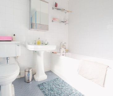 4 bedroom terraced house to rent - Photo 6