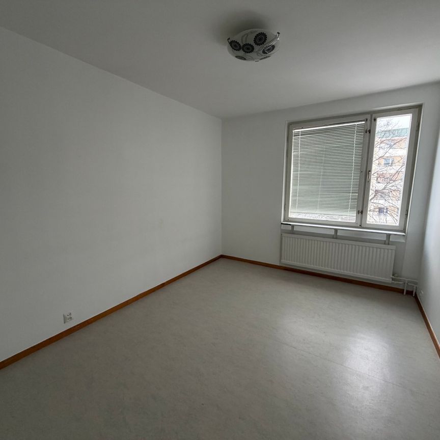 Svarvaregatan 20 – 3rok (lgh 1202) - Photo 1