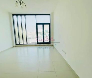 Spacious Unfurnished Villa with Private Pool - Photo 4