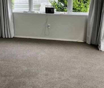 FOUR BEDROOMS - WEST END - Photo 2