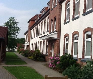 Helle, großzügige Wohnung im ersten OG mit Balkon zu vermieten! - Foto 1