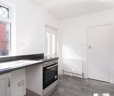 3 bedroom terraced house to rent - Photo 6