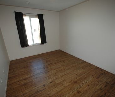 Stony Plain Ground Floor 2-Bedroom Condo - Photo 3