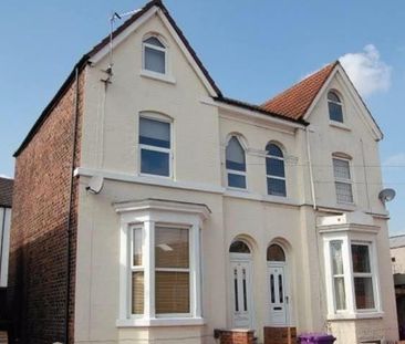 4 bedroom semi-detached house to rent - Photo 5