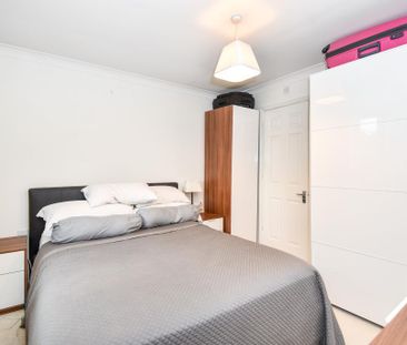 3 bedroom detached house to rent - Photo 2