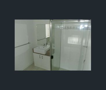 Well-designed home in an ideal location - Photo 4