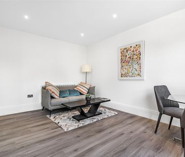 Woodfield Lane, Ashtead - Photo 2