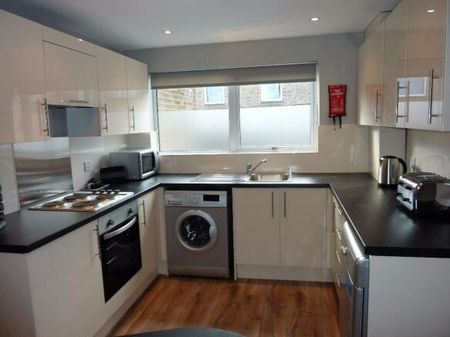 1 bedroom in a house share to rent - Photo 3