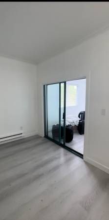 *RENOVATED* 3 BR 1 BATH APARTMENT IN SUNSET - Photo 1