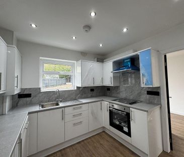 3 bedroom terraced house to rent - Photo 5