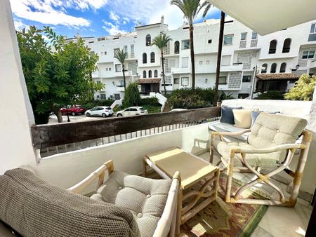 Apartment in Puerto Banús, Costa del Sol - Photo 5