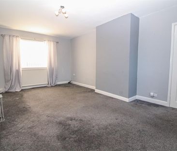 3 Bedroom House - Terraced - Photo 1