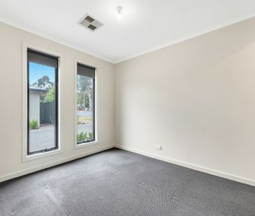 Low-Maintenance, Modern Living in Ultra-Convenient Location - Photo 5