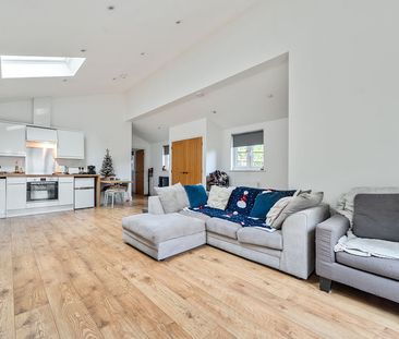 Churt Road, Churt, Farnham, Surrey, GU10 - Photo 2