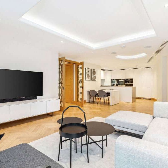 Exceptional 3 bedroom luxury apartment in Abell House with leisure facilities including swimming pool and gym. - Photo 1