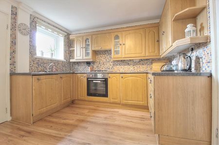 3 bedroom terraced house to rent - Photo 5