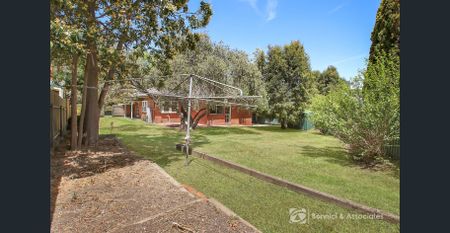 SOUGHT-AFTER EAST ALBURY - Photo 4
