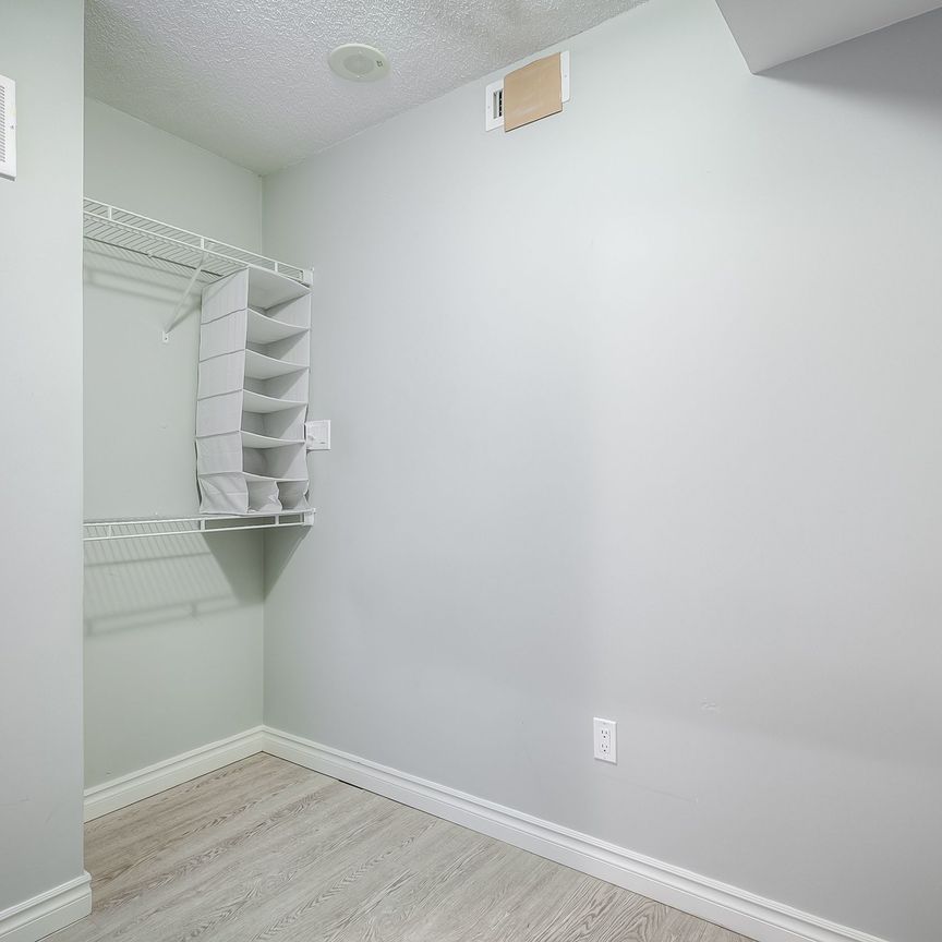 For Lease - 37 Grosvenor Street Unit# 1902, Toronto, Ontario - Photo 1