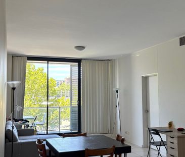 Chippendale - Photo 2