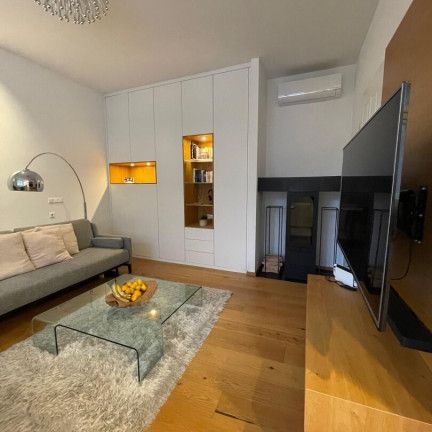 Exklusive, bezugsfertige 2 Zi. Altbauwohnung mit Dachterrasse - Baden bei Wien - Foto 1