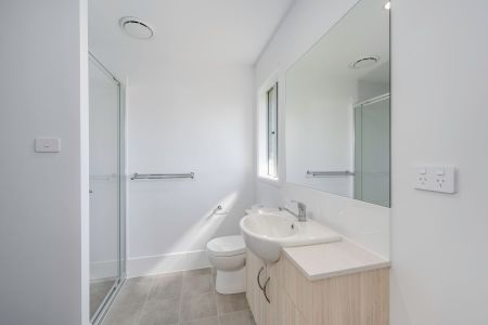 Fresh, Modern & Conveniently Located in Greta - Photo 2