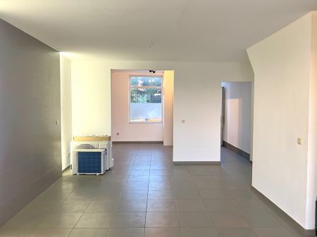 Woning met 3 slaapkamers en grote koer. - Foto 5