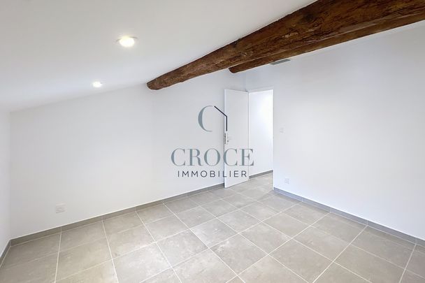 A 6 km d'Uzès, en direction de Nîmes. Duplex P4 - Photo 1