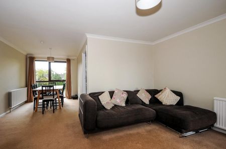 2 bedroom flat to rent - Photo 2
