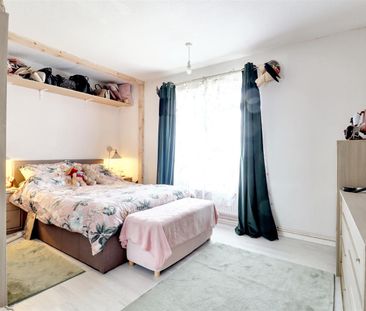 2 Bedroom Flat / Apartment to let - Photo 6