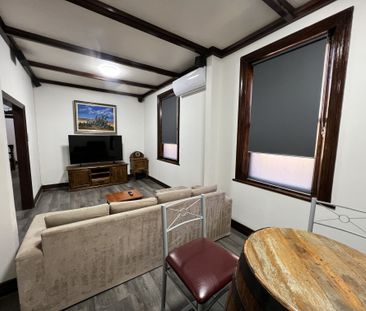 Furnished 3 Bed Apartment - Photo 2