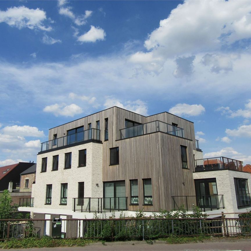 Luxe penthouse met 3 slaapkamers, groot terras(en) en ondergrondse parking. - Photo 1