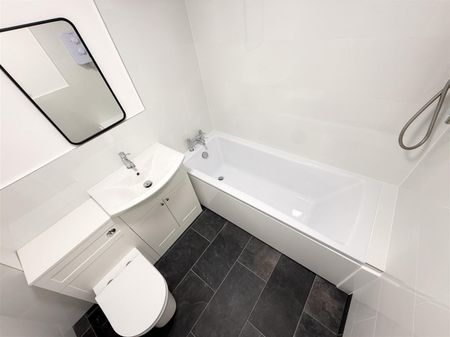 1 Bedroom Flat - Second Floor To Let - Photo 2