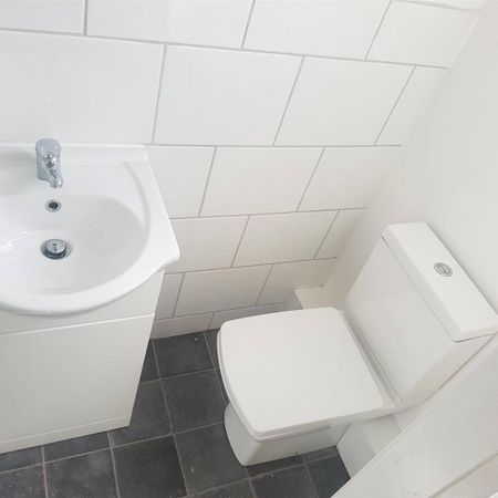 Flat 2 - Photo 4