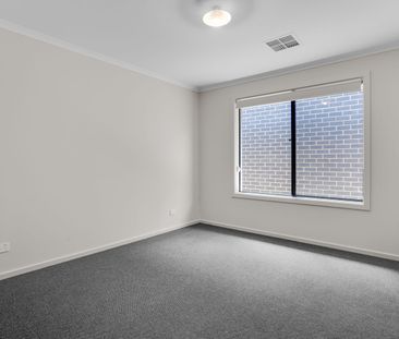 Stunning 4 Bedroom Family Home - Photo 2