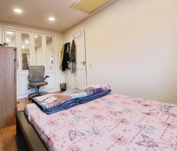 3-Bedroom Linked-Detached House - Langle... - Photo 3