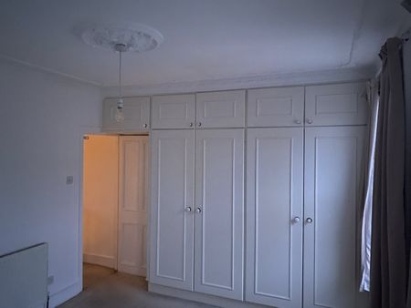 3 Bed Terraced House, The Links, E17 - Photo 4