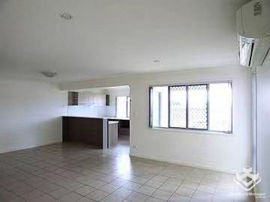 Double garaged 3 bedroom townhouse in Central Calamvale area - Photo 1