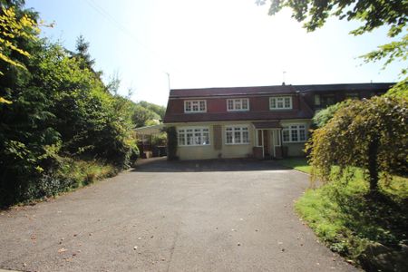 Hill View Harple Lane, Detling, Maidstone, Maidstone, ME14 3EU - Photo 2