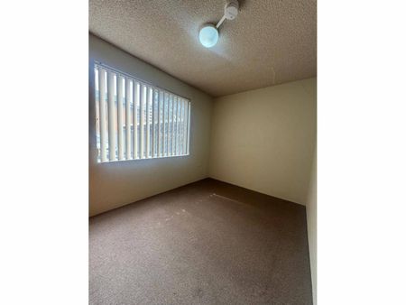 TWO BEDROOM GROUND FLOOR UNIT - Photo 3