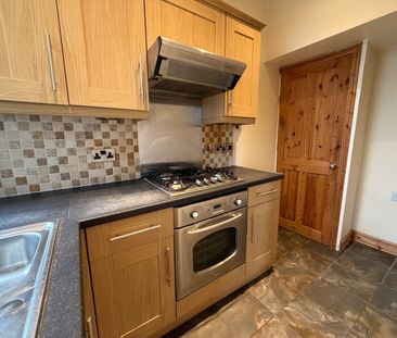 2 Bed Terraced House, West View, LS11 - Photo 3