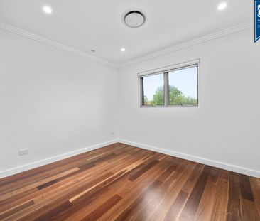 Near-New Modern Family Home - Photo 4